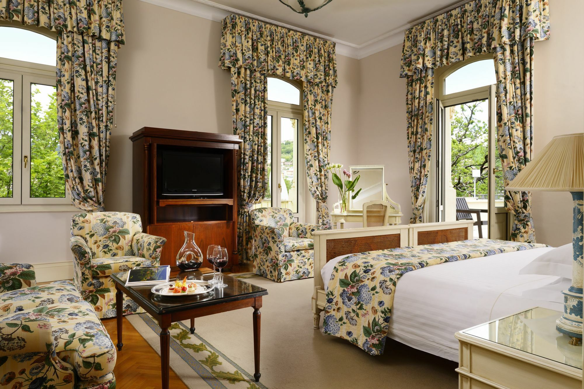 Grand Hotel Palazzo Della Fonte Фиуджи Екстериор снимка