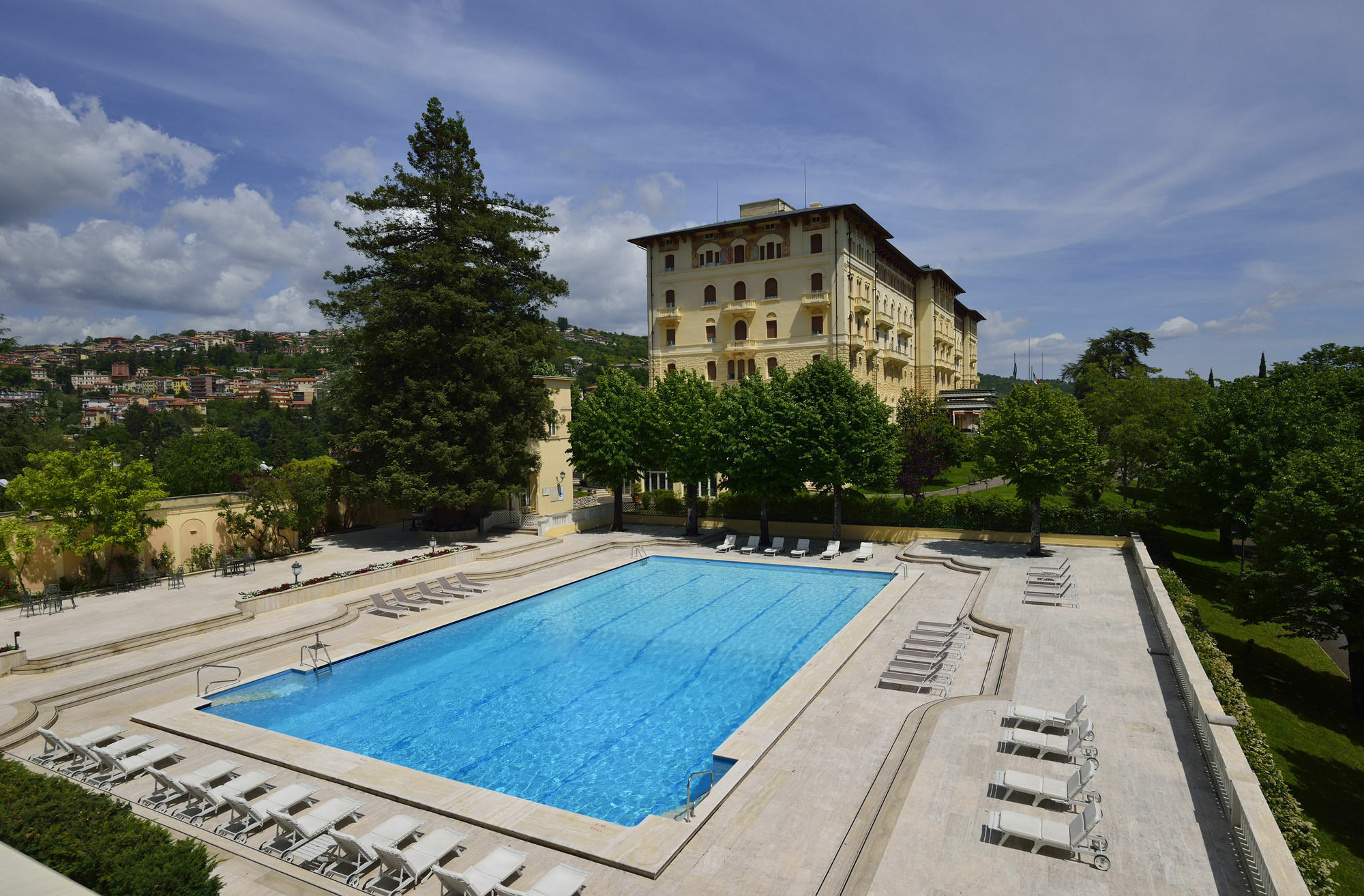 Grand Hotel Palazzo Della Fonte Фиуджи Екстериор снимка